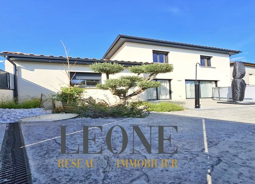 Luxe woning in Rive-de-Gier, Loire