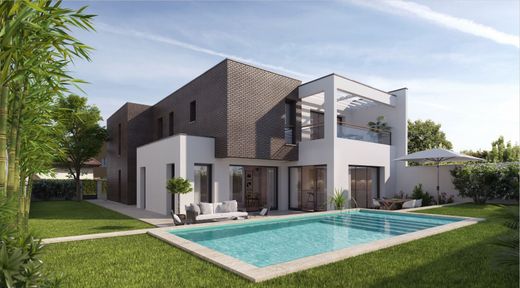 Villa in Le Bouscat, Gironde