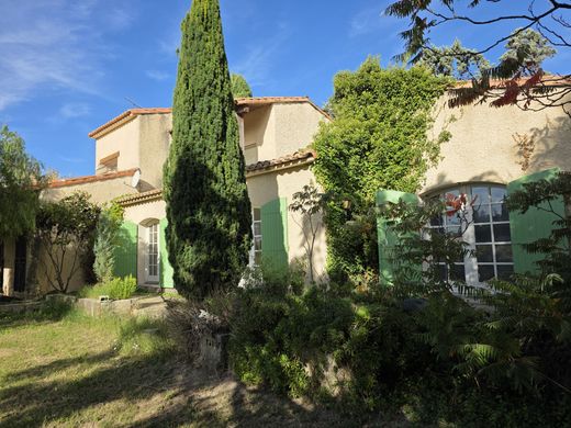 Beaucaire, Gardの高級住宅