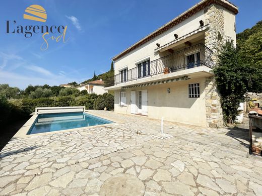 منزل ﻓﻲ طولون, Var