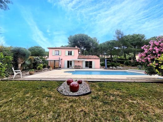 Casa di lusso a Bagnols-en-Forêt, Var