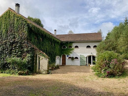 Luxus-Haus in Vayres, Haute-Vienne