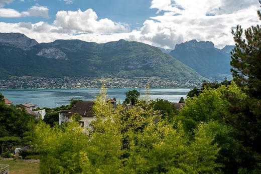 Luxe woning in Sevrier, Haute-Savoie