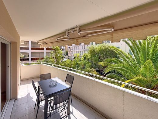 ﺷﻘﺔ ﻓﻲ كان, Alpes-Maritimes