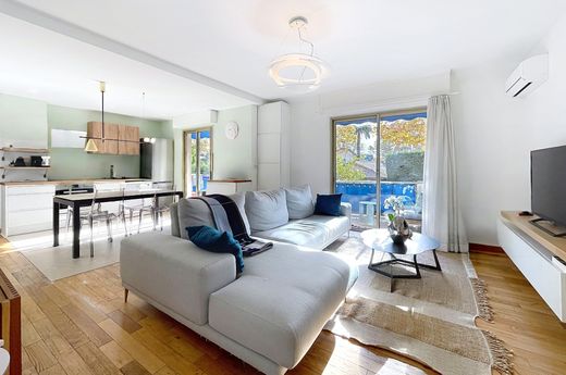 Apartment / Etagenwohnung in Le Cannet, Alpes-Maritimes