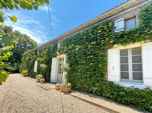 Luxe woning in Saint-Émilion, Gironde