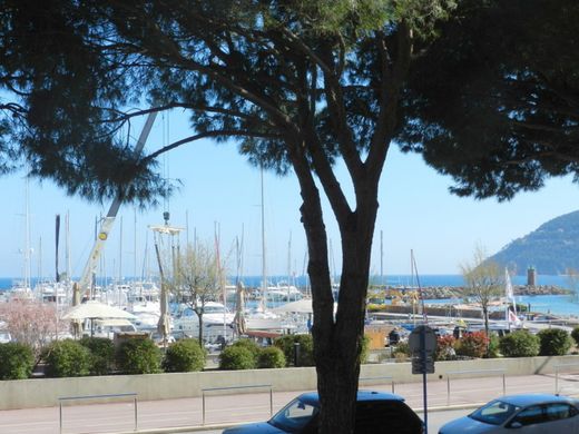 Apartament w Mandelieu-la-Napoule, Alpes-Maritimes