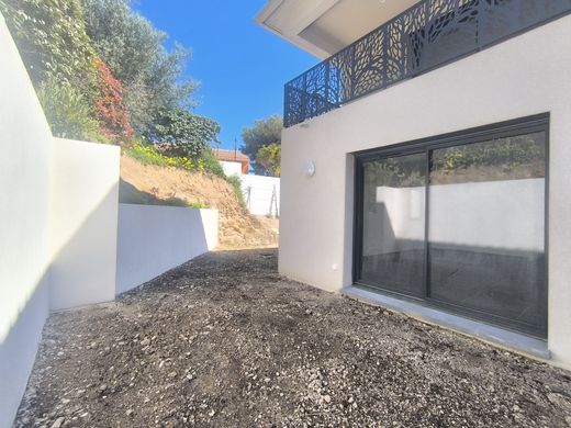 Apartment / Etagenwohnung in Six-Fours-les-Plages, Var