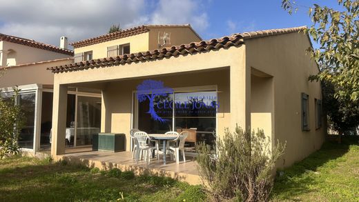 Luxury home in La Londe-les-Maures, Var