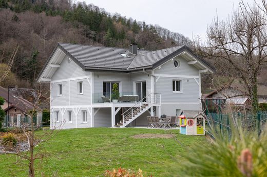 Villa in Faverges, Haute-Savoie