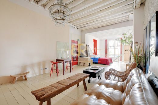 Apartment in Canal Saint Martin, Château d’Eau, Porte Saint-Denis, Paris