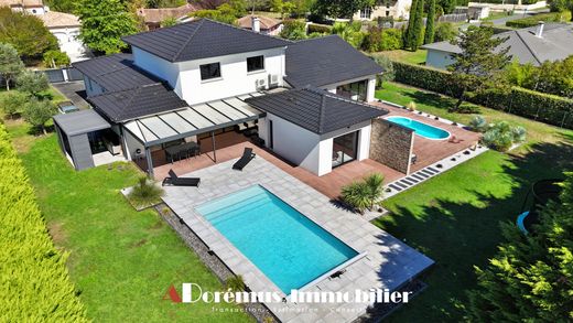 Luxury home in Bouliac, Gironde