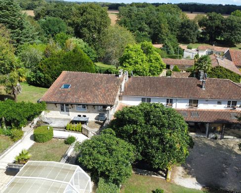 Casa di lusso a Marthon, Charente