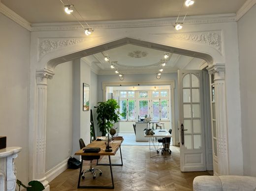 مكتب ﻓﻲ Lens, Pas-de-Calais