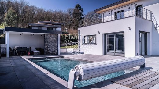Casa di lusso a Épagny, Alta Savoia