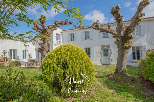 Luxury home in Étaules, Charente-Maritime