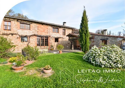 ﻣﻨﺰﻝ ﺭﻳﻔﻲ/ ﺑﻴﺖ ﻤﺰﺭﻋﺔ ﻓﻲ Puycalvel, Tarn