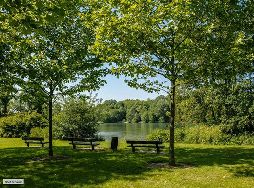 Maison de luxe à Évry, Essonne