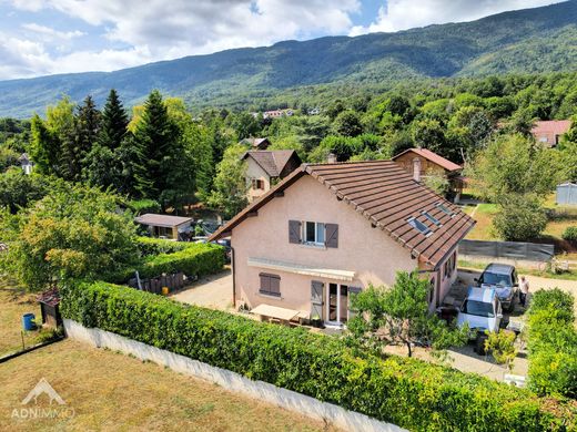 Maison de luxe à Saint-Jean-de-Gonville, Ain