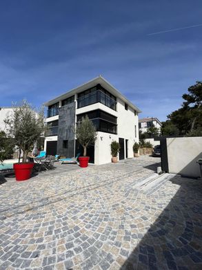 Luxury home in Bandol AOC, Var
