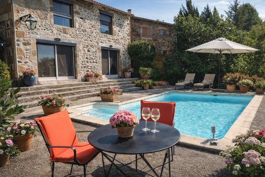 Luxus-Haus in Saint-Maurice-près-Pionsat, Puy-de-Dôme