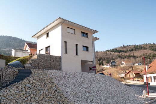 Luxus-Haus in Jougne, Doubs
