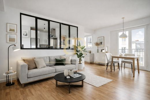 Appartamento a Canal Saint Martin, Château d’Eau, Porte Saint-Denis, Parigi