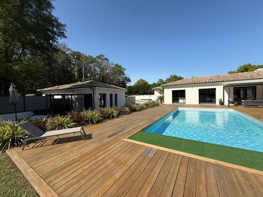 منزل ﻓﻲ Salles, Gironde