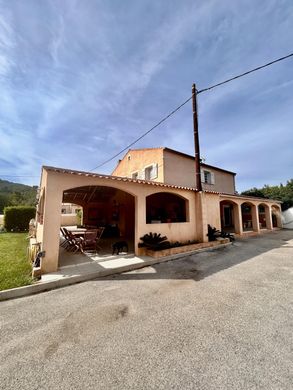 Luxe woning in Hyères, Var