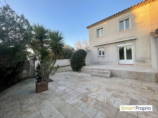 منزل ﻓﻲ Pélissanne, Bouches-du-Rhône