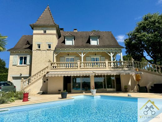 Casa di lusso a Saint-Viance, Corrèze