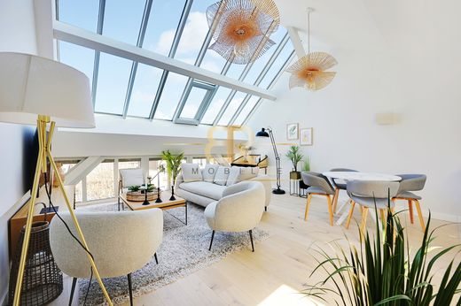 Apartment in La Muette, Auteuil, Porte Dauphine, Paris