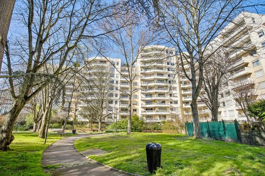 Apartment in Courbevoie, Hauts-de-Seine