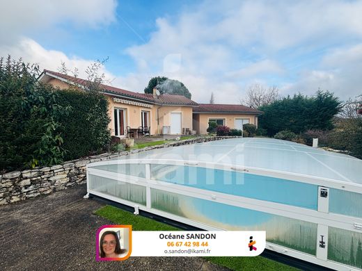 Πολυτελή κατοικία σε Hauterives, Drôme