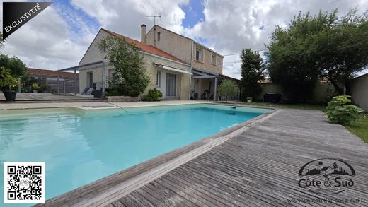 Luxus-Haus in Ciré-d'Aunis, Charente-Maritime