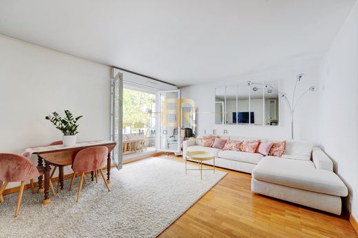 Apartment / Etagenwohnung in Motte-Picquet, Commerce, Necker, Paris