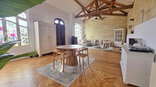 Luxus-Haus in Eysines, Gironde