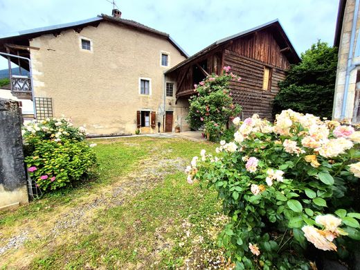 Luxus-Haus in Gex, Ain