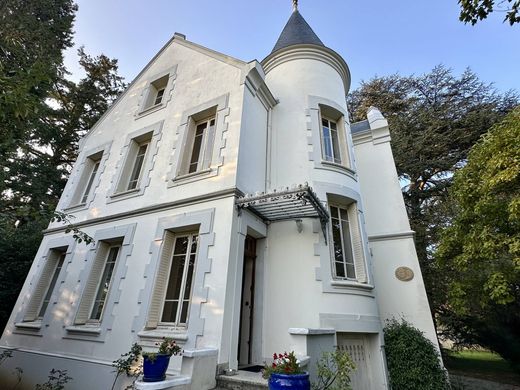 호화 저택 / Tassin-la-Demi-Lune, Rhône