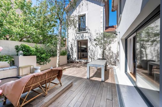 Luxus-Haus in Asnières-sur-Seine, Hauts-de-Seine
