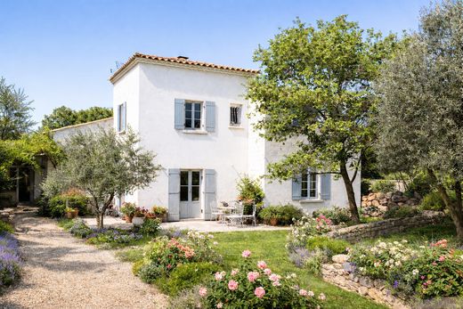 Villa in Saint-Quentin-la-Poterie, Gard