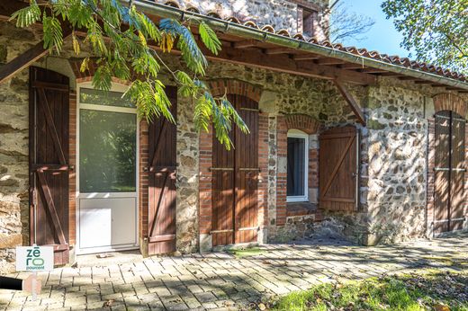 Casa di lusso a La Roche-sur-Yon, Vandea