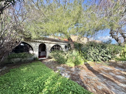 Luxury home in Hyères, Var