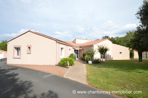 豪宅  Chantonnay, Vendée