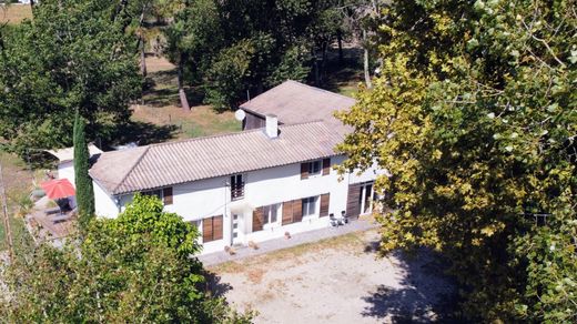 Элитный дом, Grézet-Cavagnan, Lot-et-Garonne