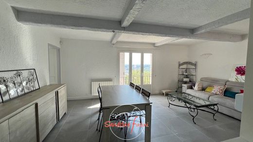 Apartment / Etagenwohnung in Nizza, Alpes-Maritimes