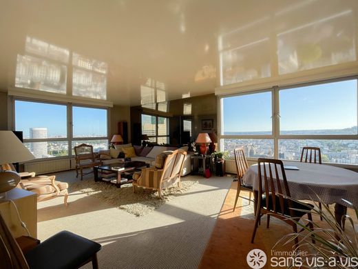 Διαμέρισμα σε Puteaux, Hauts-de-Seine