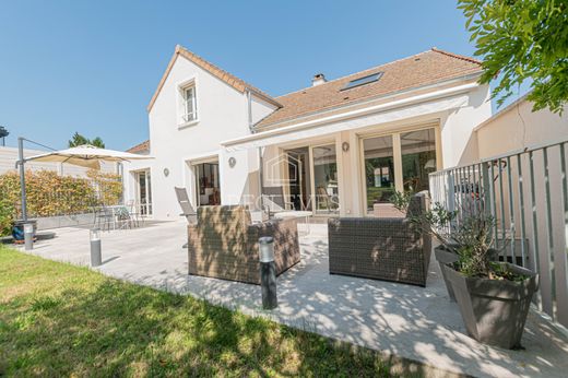 منزل ﻓﻲ Orgeval, Yvelines