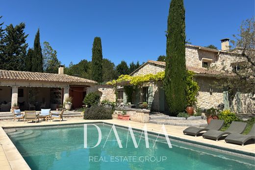 Pernes-les-Fontaines, Vaucluseの高級住宅