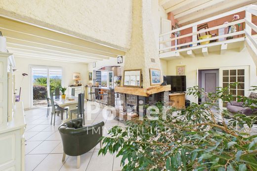 Luxe woning in Saint-Cergues, Haute-Savoie